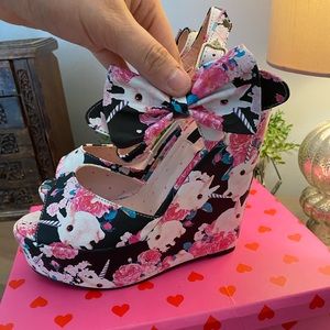 IRON FIST: Bunzs N Roses Platform Wedge